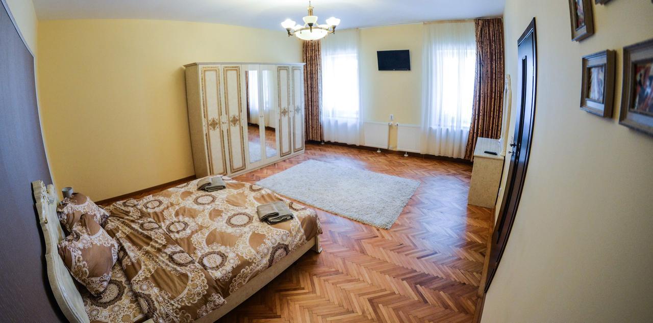 Apartment Luca Poarta Schei บราชอฟ ภายนอก รูปภาพ